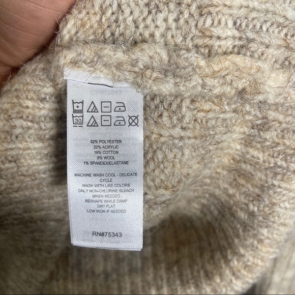 NWT | William Rast Sweater | - Picture 5 of 5